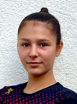 Azaronok, Evelin