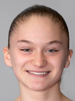 Esser, Evi