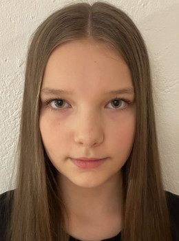 Derkach, Dominika
