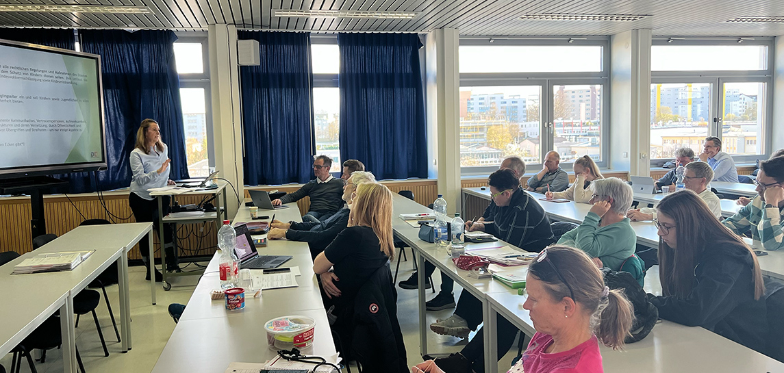 Die Deutsche Turnliga veranstaltete in Heilbronn unter anderem einen Workshop zum Thema Kinder- und Jugendschutz.